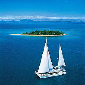 whitsundays sailing picture