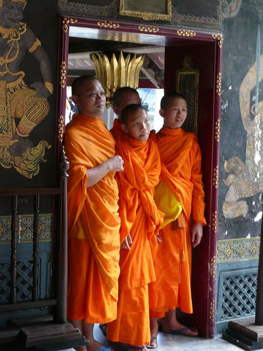 monks thailand
