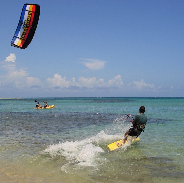 kite surfing