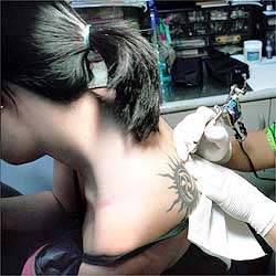 girl getting a tattoo in sydney