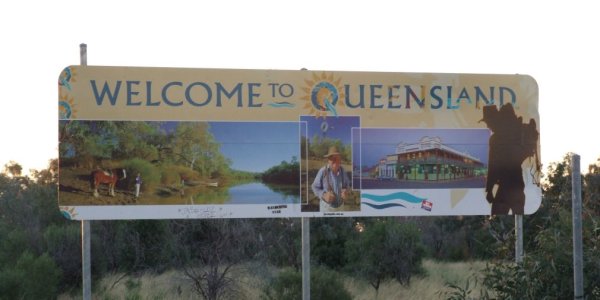 opener welcome to queensland sign