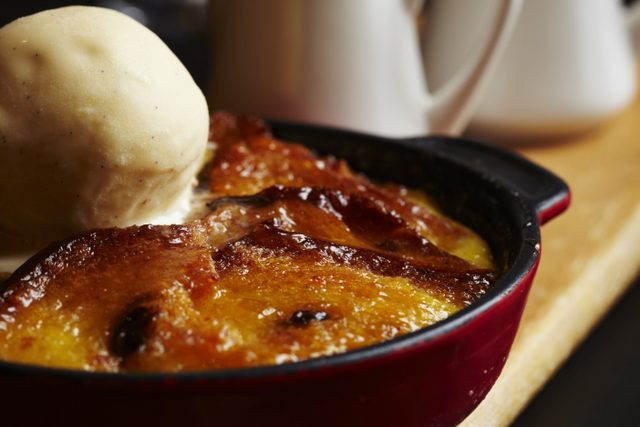 Middle Park Hotel Bread and Butter Pudding, Best Winter Warmer Pubs in Melbourne, Australia, Melbourne Pizza Festival 2013