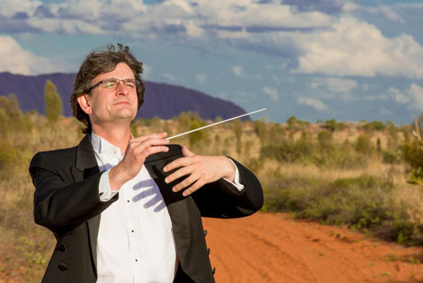 Tourism_NT_-_DSO__AYQ_-_20 Darwin Symphony Orchestra at Uluru