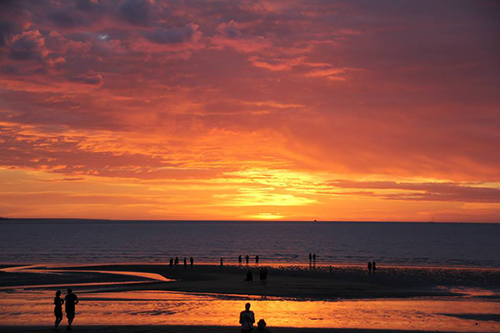 Sunset in Darwin best hostels in Darwin