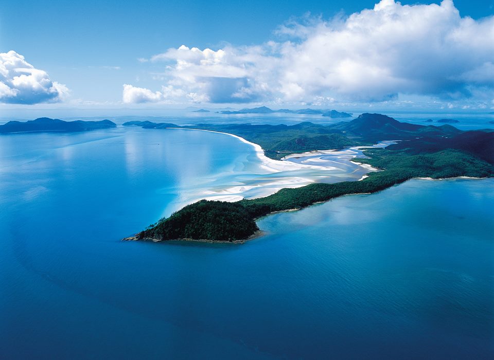 Bus tour from Sydney to Cairns: must see sights in australia