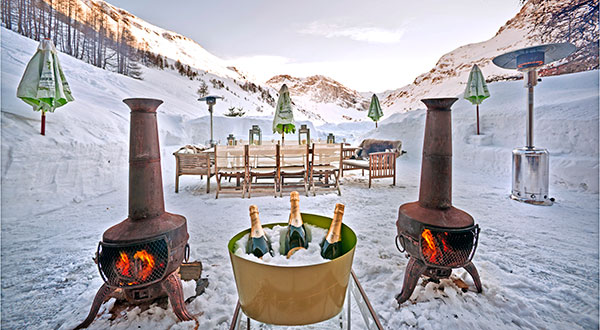 chalets for skiing in the french alps