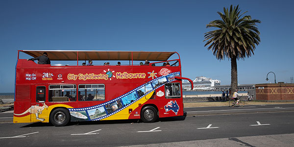 melbourne-city-sightseeing tour bus in melbourne