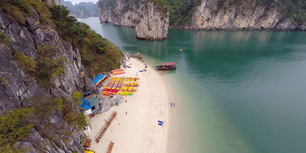 Lost-&-Found-Travel-Best-Beach bai tu long bay vietnam