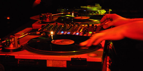 revolver-decks dj decks