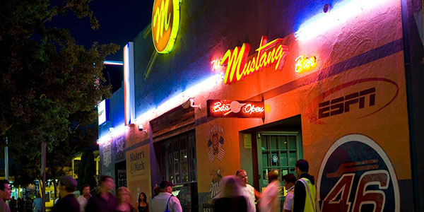 mustang bar northbridge Perth Backpacker