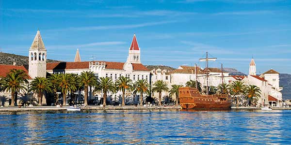trogir croatia ship