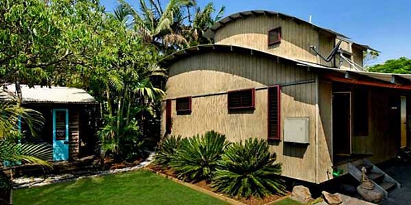 the-wave-house-belongil-beach-house-2 byron bay beach house