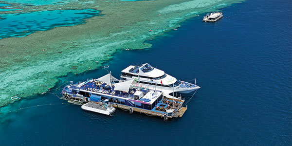 Awesome-Whit-Reef-aerial sailing boats in the whitsunday islands