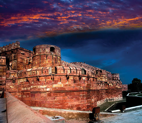 the agra fort at sunset