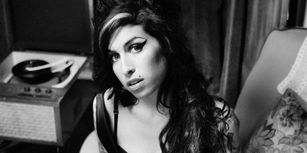 amy-winehouse amy winehouse black and white