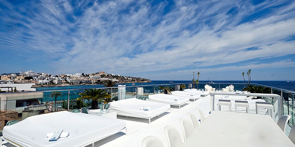 leila-stocker-Hotel_Es_Vive_New_2015_006 sunbeds in ibiza