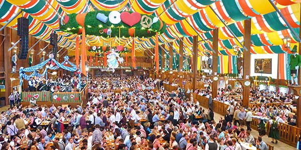 München,_Schützen-Festzelt,_Oktoberfest_2012_(01) oktoberfest beer halls