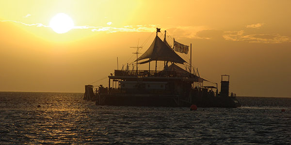 reefsleep pontoon great barrier reef