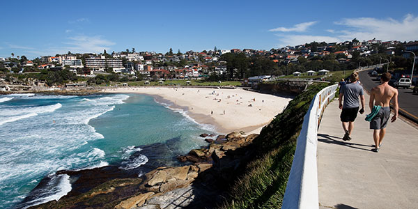 Sydney-Bronte-Beach-Bondi-to-Coogee-Coastal-Walk-Destination-NSW-James-Horan-600x300 bronte beach bondi to coogee coastal walk