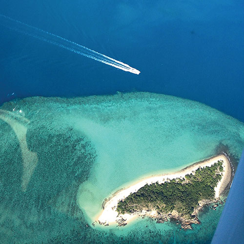sailing in the whitsundays