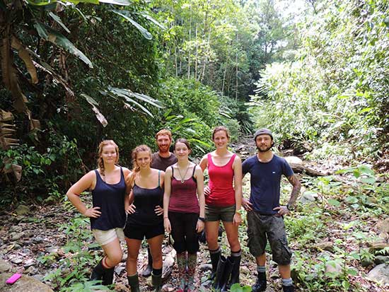 volunteer group in costa rica