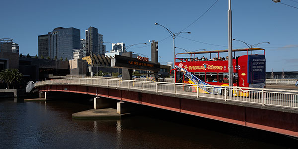 melbourne-city-sightseeing-bus-bridge melbourne city sightseeing bus