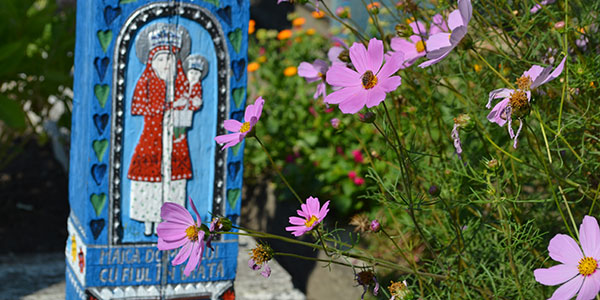 merry cemetery sapanta romania