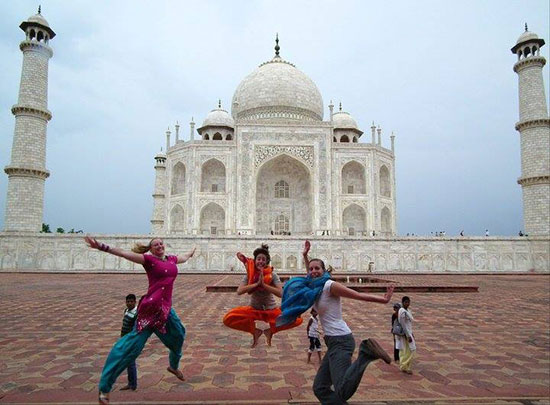 ispiice volunteer taj mahal