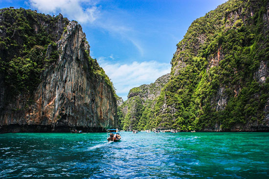 phi phi island thailand round the world travel ideas