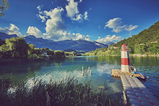 edge-of-lake-feature