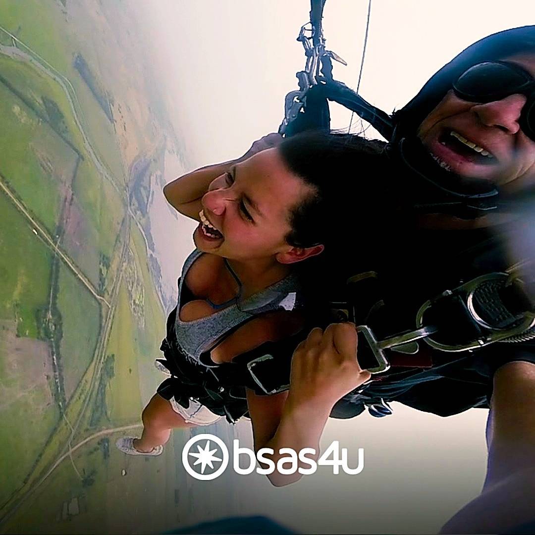 12424874_926798394077485_150636043_n(1) skydiving