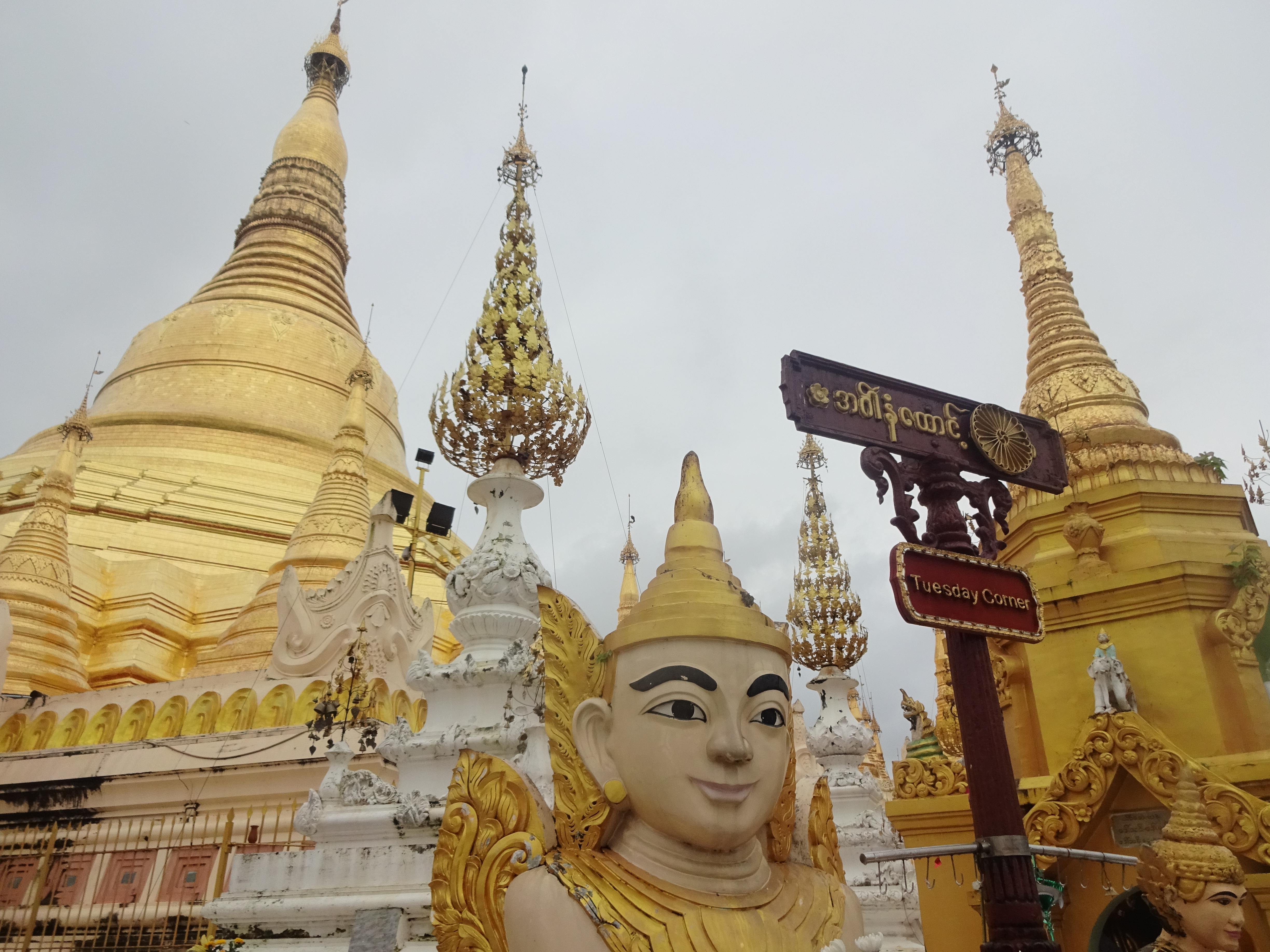 shwedagona pagoda
