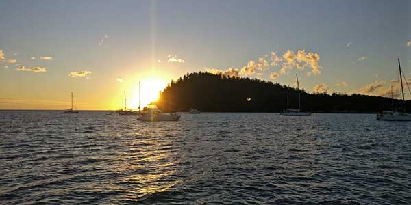 wings-whitsunday-tour-review-sunset Airlie Beach Wings Sailing Adventure Tours