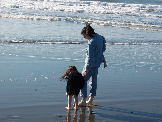 Mother and Daughter in a beach Changes to Australian Citizenship as of 1st July 2018