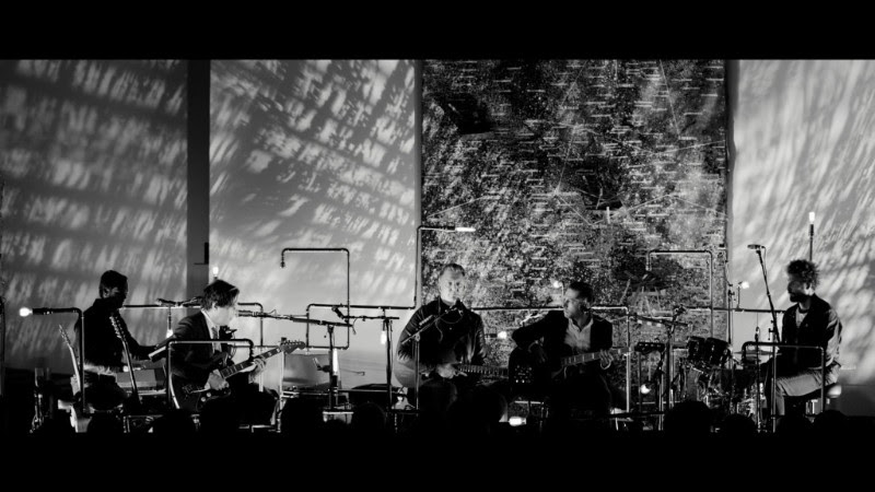 QUEENS OF THE STONE AGE QUEENS OF THE STONE AGE