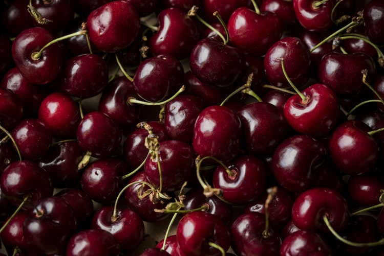 photo-1520236060906-9c5ed525b025 A very cherry Christmas