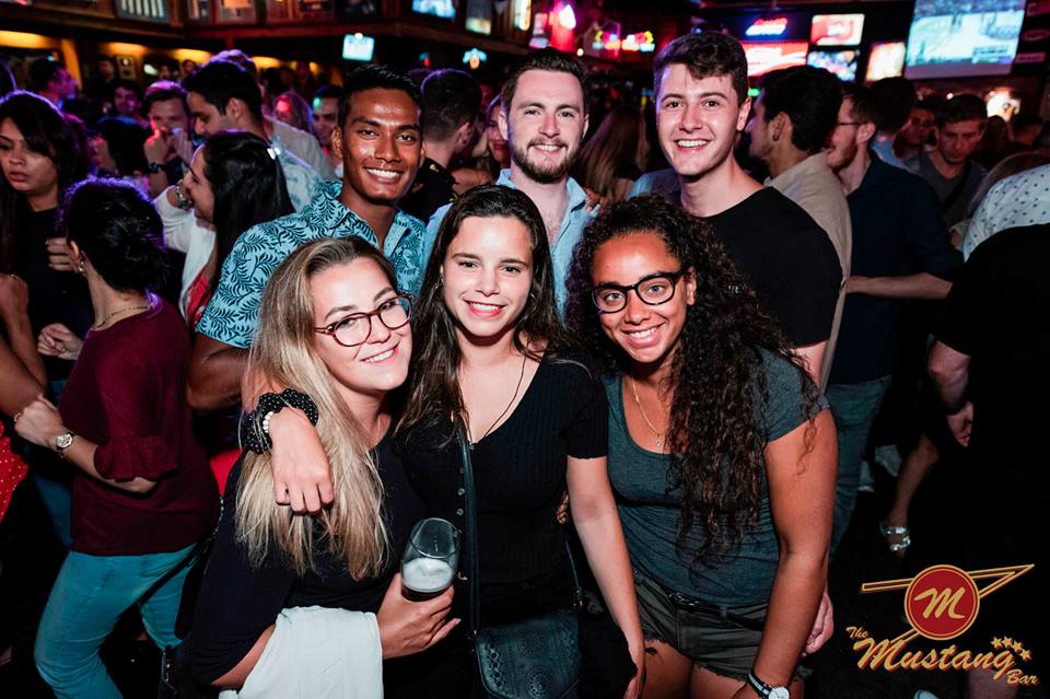 Friday Night at Mustang bar Backpacker night at the Mustang Bar