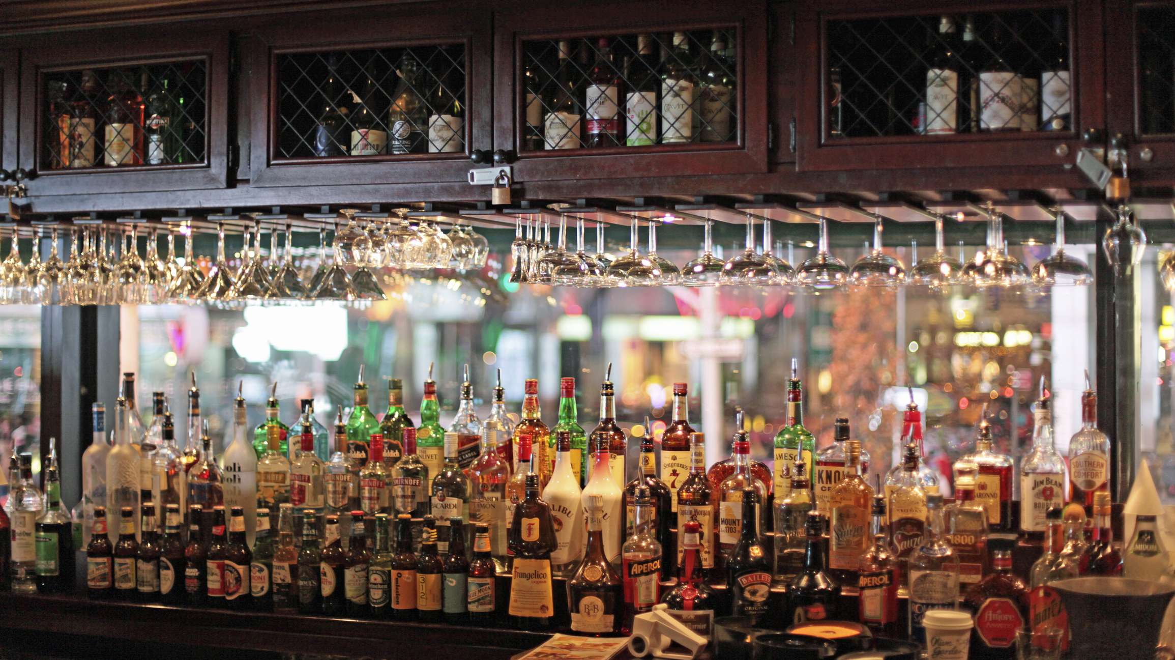 Night Clubs and Pubs in Broome Night Clubs and Pubs in Broome
