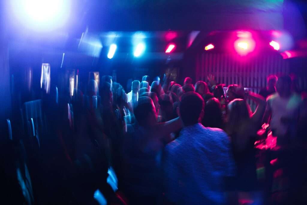 night clubs and pubs in broome: Skylla Lounge