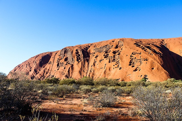 Uluru Tours From May to October - What You Can Expect to See Uluru Tours From May to October - What You Can Expect to See