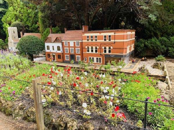 The small buildings of this family attraction are designed in the English style.