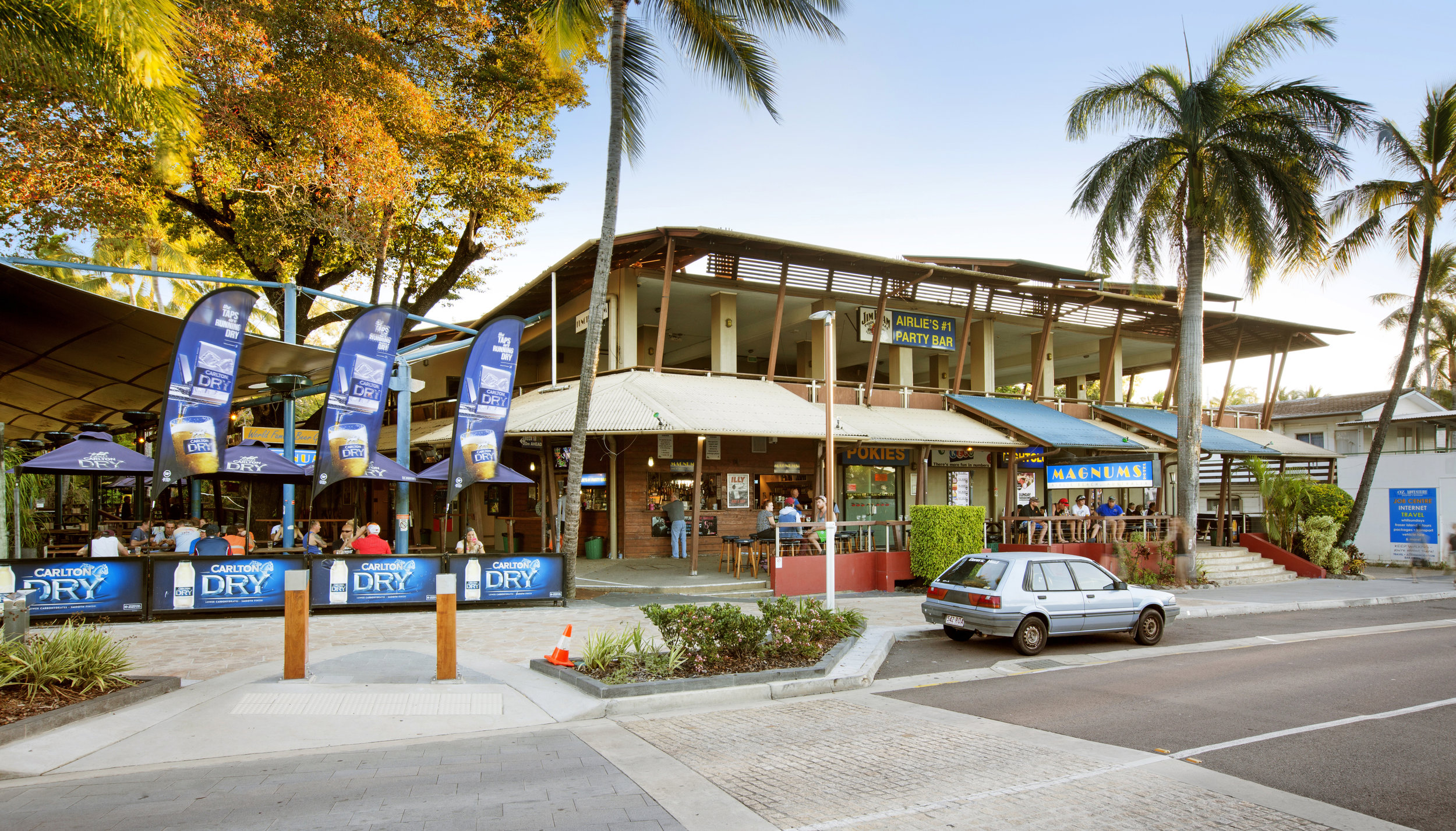 Things To Do In Airlie Beach Pubs And Night Clubs Airlie Beach Pubs And Night Clubs Activities