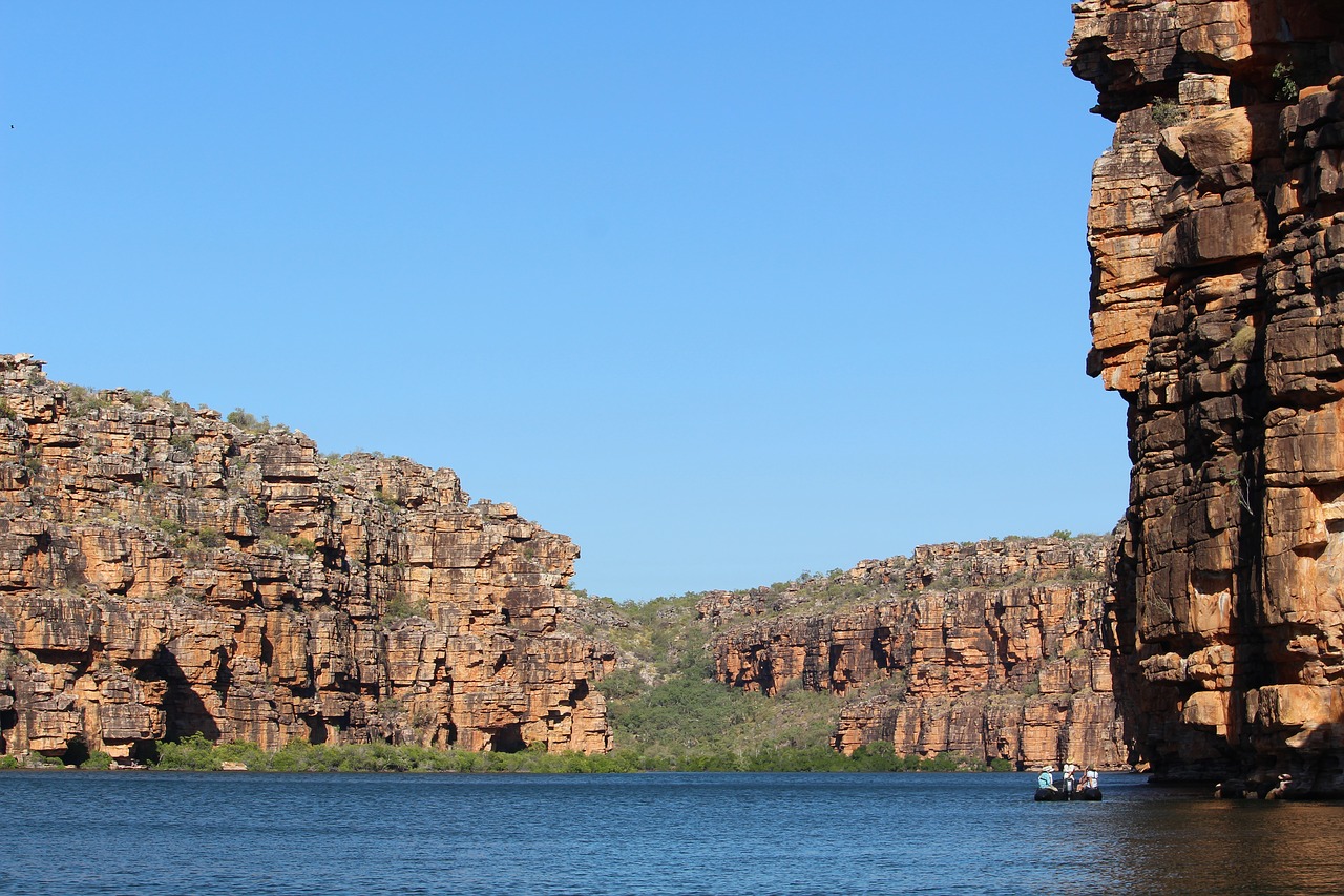 Tours South and North from WA Broome to Kimberley Backpacker Adventure Tour