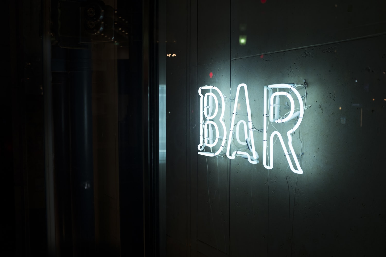 photo-1482112048165-dd23f81c367d CHURCHILLS SPORTS BAR TSZYU BRUBAKER