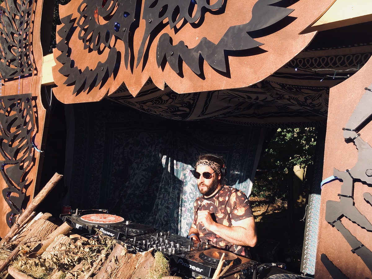 RIOLEVEAL REVEALS HIS FUNK AND SOUL INFLUENCES AND LOVE RIOLEVEAL REVEALS HIS FUNK AND SOUL INFLUENCES AND LOVE