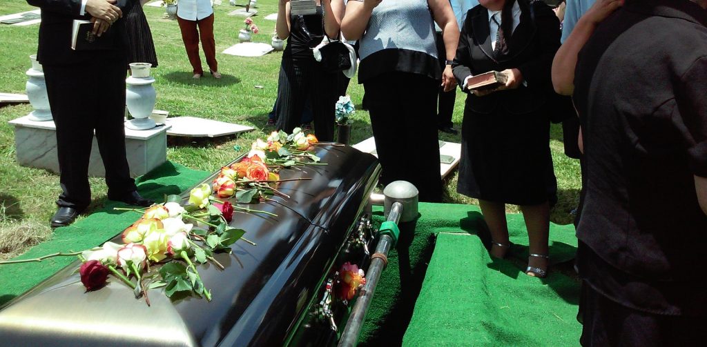 Smart Tips That Will Help You Handle A Funeral Effectively and Efficiently 