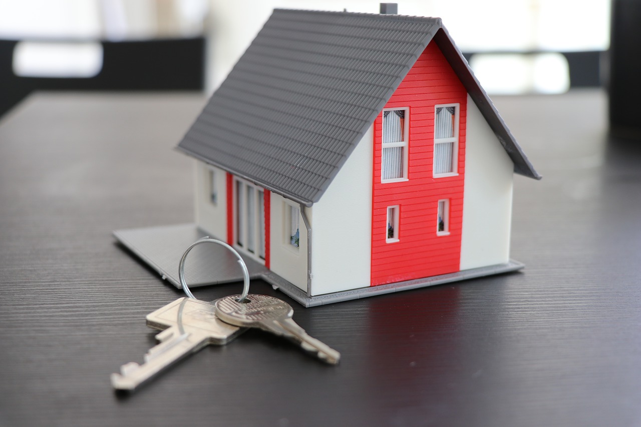 REASONS BIG ISN'T ALWAYS BETTER FOR FIRST HOME BUYERS
