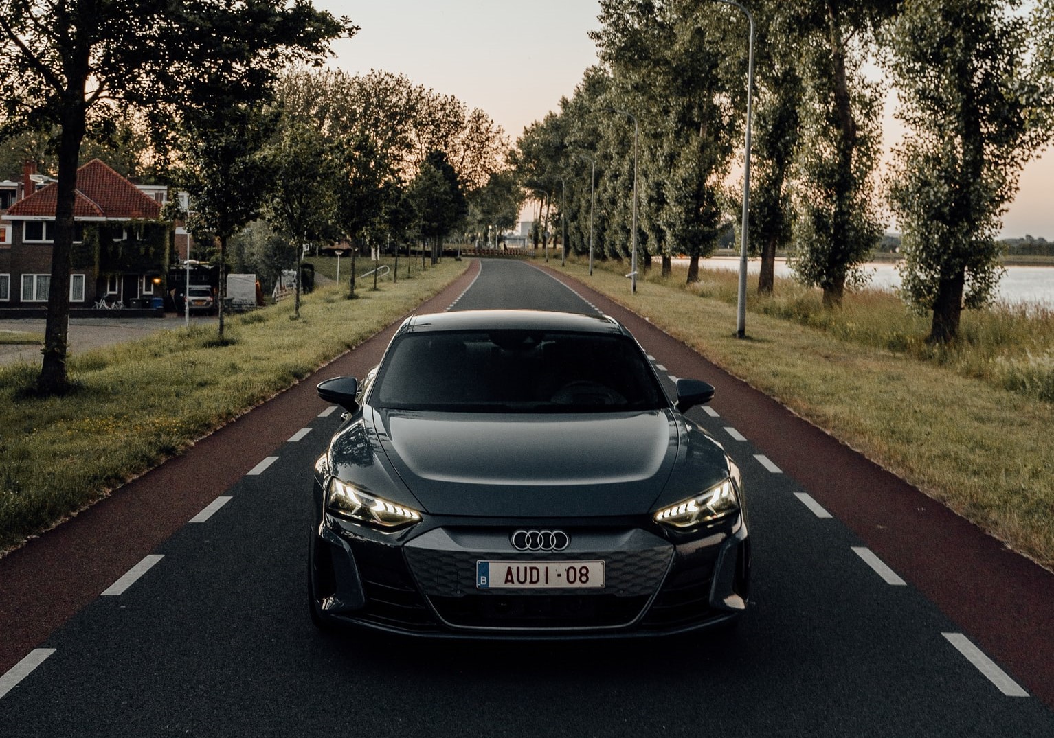 Things to Consider Before Renting a Car in the Netherlands