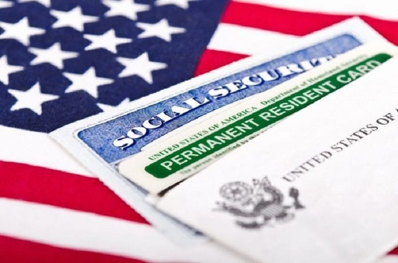 What Is A US Green Card And How Is It Different From A Visa? What Is A US Green Card And How Is It Different From A Visa?