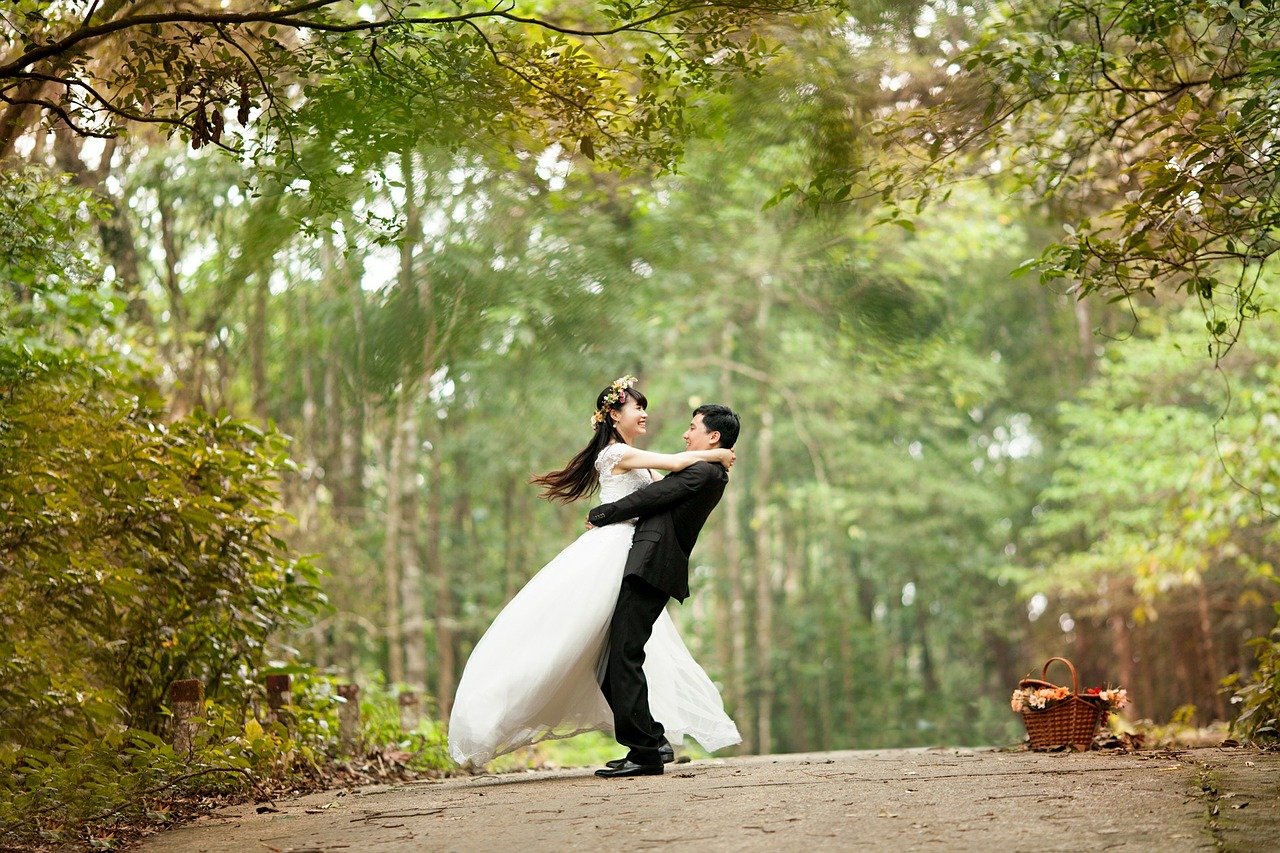 Opting for the Right Vehicle for Your Wedding Day